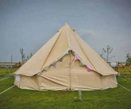 Skipbridge Farm Shepherds Huts 2*